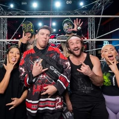 SirRandomTask's profile picture. HRH (He's Really Handsome) 🤼😨🎧