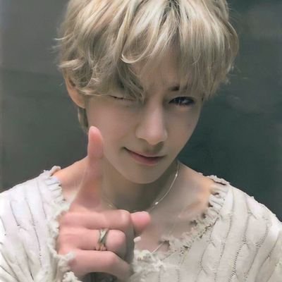 #Taeh eres el ser mas hermoso del mundo tu alma brilla 
una #army que defiende a sus 7 ángeles #bts💜 🧸🐨🐱🐿🐰🐥🐭💜