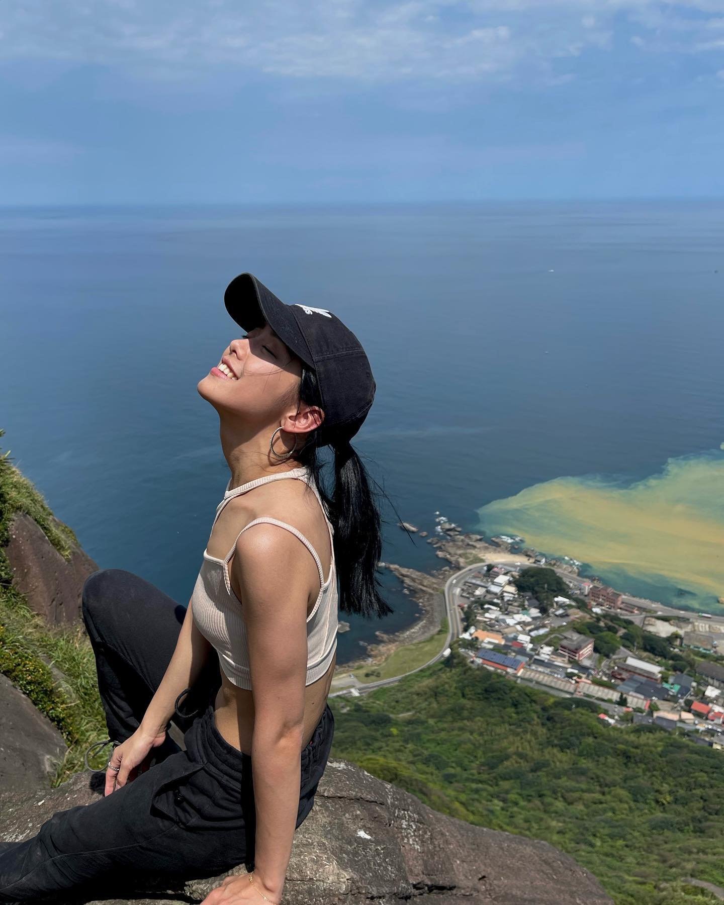 Leshes341946's profile picture. To dare is to do !!!