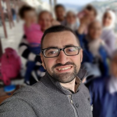 #FrontEnd Developer
متخصص في ⚛️ #React مهتم بتصميم واجهات رائعة 🎨 متابع لأحدث تقنيات الويب 🌐 هيا بنا نبني عوالم رقمية رائعة! 💡
تواصل معي عبر الرسائل ✉