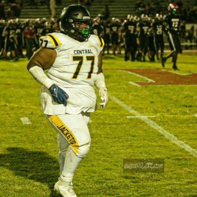 Louisville Ky| Central High School 3.7 gpa| 6’1 356 OL| 2025| Instagram: @demeko__ | email : demeko.williams11@gmail.com| Phone number 5022710517