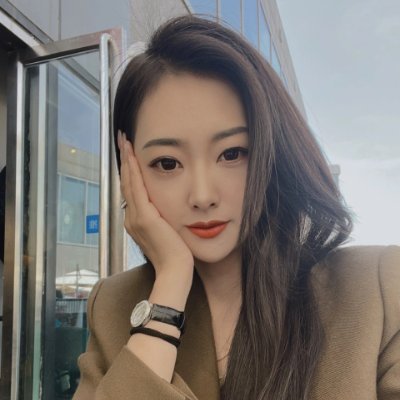 I'm Jenny original from Singapore currently living in London, UK and I'm new member here hope every not mind to be friend and respect together here