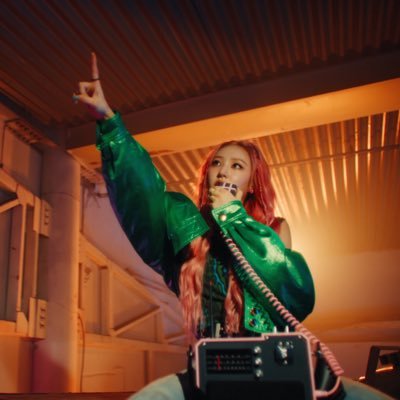 hwiseo0123's profile picture. H1-KEY 하이키 휘서 h1-keyの曲にはまりいつの間にかフィソの沼にハマってました