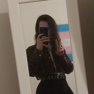 Alizée | Meuf trans | 22 ans | Joueuse Trackmania chez RedBlue | WRL 🏆 | Discord : Aluji