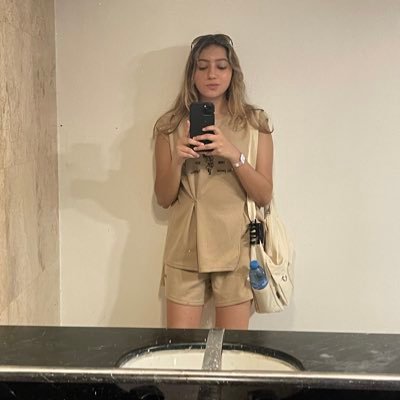 isaabelhu's profile picture. 