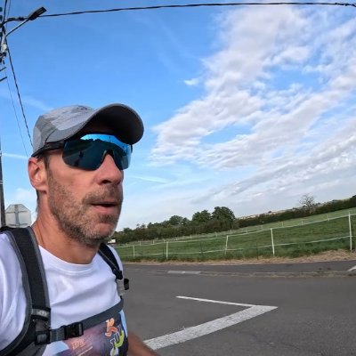 Cycliste/Triathlète amateur, Course à pied/Trail. Parle de sport, surtout de vélo et de triathlon
