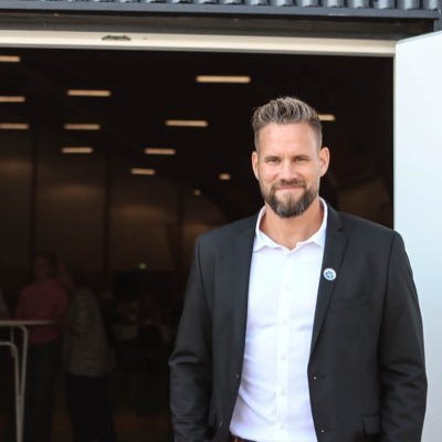 👨‍👩‍👧‍👦 MacMog 🤾🏼 Sportsmanager SønderjyskE Herrehåndbold 🚌 VanLife 🌎 Travelling