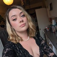 Lucille Two (@extrasupermolly) 's Twitter Profile