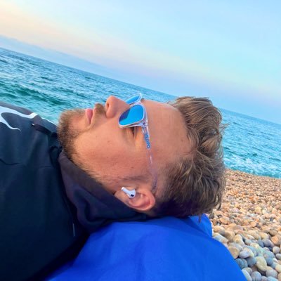 RobertMutch_'s profile picture. .