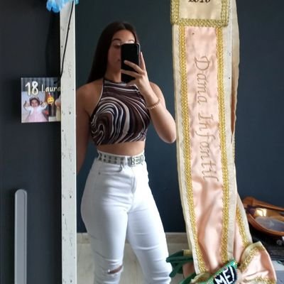 😼