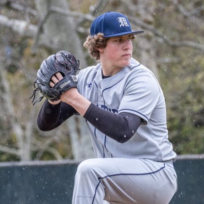 6’4” 220 lb RHP | @midd_baseball | @TreadHQ | owentross@gmail.com | (805)-358-9633 |