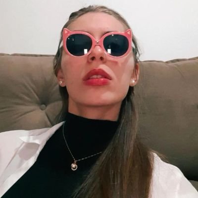 🧜🏼♀️🤍
rendida pela vida... grande aspirante a modelo, atriz e fono