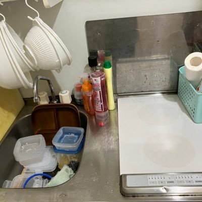 1人暮らし。キッチンがとても狭い。糖尿病、うつ病。節約、時短、の料理や、いかに効率的で、ストレスなく生活するか工夫している。運動嫌い。食事だけで30kg以上痩せた。昔小児科の10年近く医療事務やってたので子どもの病気や体調の対処(成人も可)の相談も応じます。マンガや本に関してては、別垢(@reihayami2023)