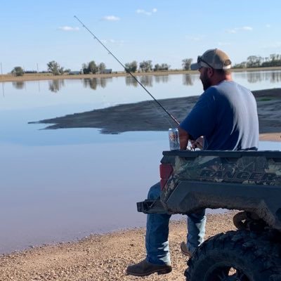 Corn, wheat, milo, cotton, and soybean farmer from No Mans Land. Oklahoma State alum. If you’re looking for me I’m probably wrenching on a #wetwitch