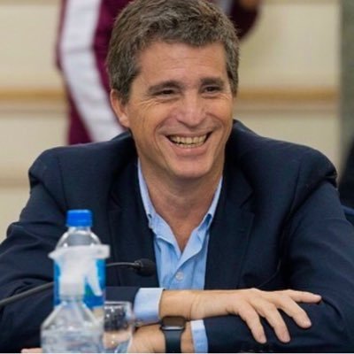 📍Escribano público. Senador provincial por La Plata (2015–2023). Director Ejecutivo de RENAR.