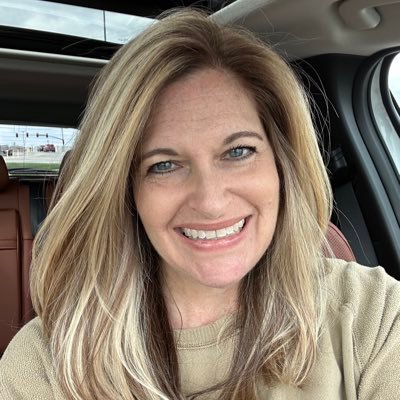 karenlealindsay's profile picture. 