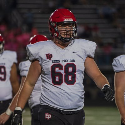 Eden Prairie HS ‘24 - 2⭐️ OT || 6’7” 300 lbs || 3.75 GPA || (952) 999-2694 | All-District, All-State 2nd Team | ethansims99@yahoo.com @UST_Football commit