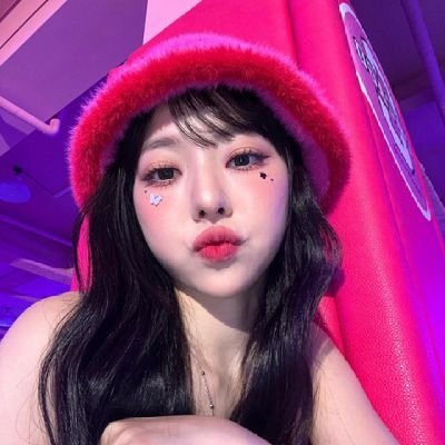 pateticluchi's profile picture. 