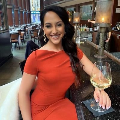 clara_benson92's profile picture. 