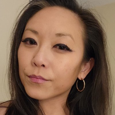 lindsayymack's profile picture. just putting thoughts into the ether.