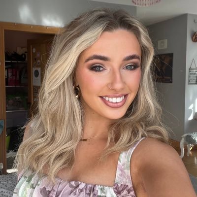 _hannaaahh_14's profile picture. Teacher