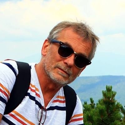 ***** *** Nie musicie wybaczać, ale na myśl o pisie zaczynam bluzgać