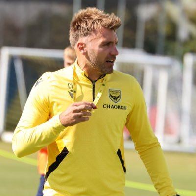 Assistant Head Coach @OUFCOfficial | Interested in human performance, connection and behaviour🟡⚽️🧠