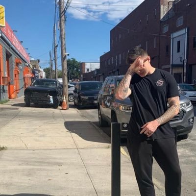 lolseann's profile picture. NYC. College Football Dropout.