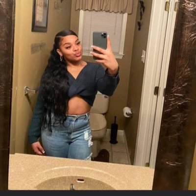 arismommy12's profile picture. Mommy First Bad Bihh Right After ❤️