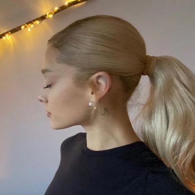 ariiipics's profile picture. main acc: @ariembeauty