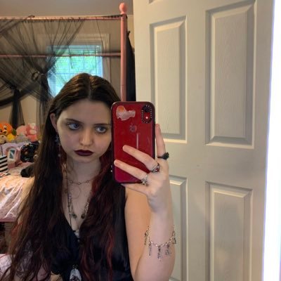 ⋆。゚☁︎。⋆。 ゚☾ ゚。⋆ they/she • 23 • x-men • fantasy • doll collector • cartoons • 𖡼𖤣𖥧𖡼𓋼𖤣𖥧𓋼𓍊