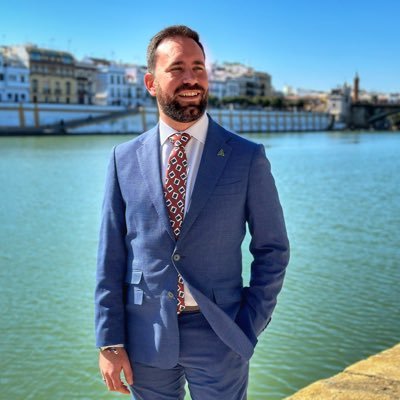 🏳️🌈 Diversidad en @IgualdadAND 🏢 Coordinador de Organización @ppandaluz | 📱 Ig: @franobes