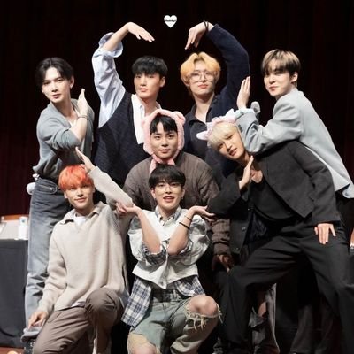 she/her || 20+ || bi🏳️‍🌈                                                  
Fan Account ~ ult: Ateez 🫶 ||stan other groups                    ~제가 한국어를 배우고 있어요