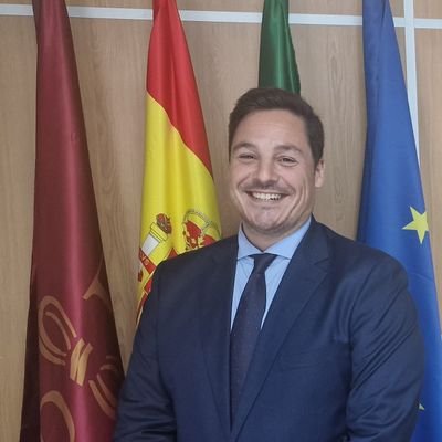 Sevillano,de centro.Dipl.Rrll/Rrhh.Español. Perfil personal,opinión personal. Teniente Alcalde Area Derechos Sociales Barrios Pr @Ayto_Sevilla @PPdeSevilla