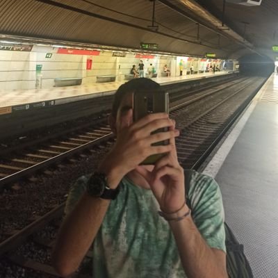 Divendres a la nit: Fan d'Eufòria 3Cat 🎤
Resta de la setmana: Friki del Metro de Barcelona 🤠

Ah, i seguiu-me a insta ja que esteu 🙃