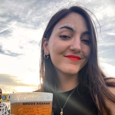 claratapiac's profile picture. Boticaria residente 💊🏥