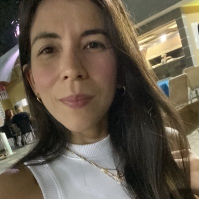 Karinavero_'s profile picture. Comunicadora de profesión, Diseñadora por pasión. Una buena conversación te saca una sonrisa• #karivstories