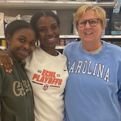 Soccer Mom to @JamilaOmardin (Class of 2025) + @NejatOmardin. UNC Chapel Hill 🐏 & Princeton 🐅. Dog Mom, basketball watcher!