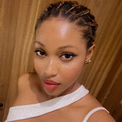 DaUgom's profile picture. |Yahweh’s delight||model|CRO/GRO|licensed FA ✈️| curious Damsel|