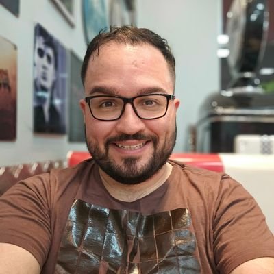 Sou Analista de Sistemas que ama falar sobre política e todos os assuntos do cotidiano.