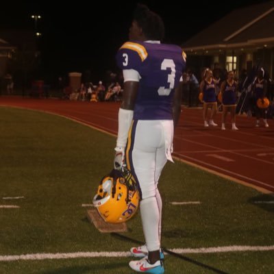 Desoto Central High School c/o24|HT:5’9 172 lbs|2 sport athlete| 📚3.45 gpa|contact info: 662-420-6609/ dakidquintin22@gmail.com