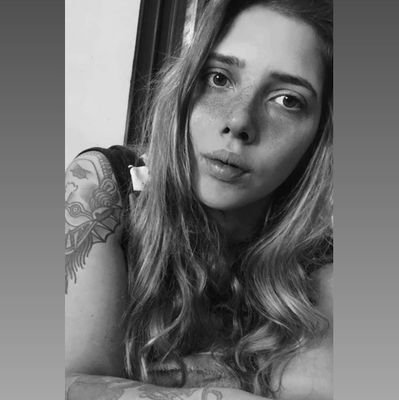Del cuento donde las princesas se rescatan solas.. 🌈👑
Geminiana ♊
.
.
.
Lo siento, perdí mi cuenta anterior 🤪