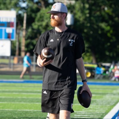 Assistant HC/QB coach @MortonGovsFball .#WAWG #Bulls #Bears #StlCardinals...🐻⬇️ Taken by the best @tmiles925 (=