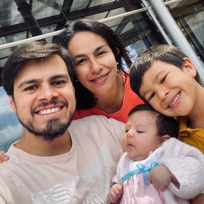 Hijo de Dios. Esposo de @NataliaPaezH. Papá de Luis Martín y de María José... Otras cositas de ahí pa' allá.