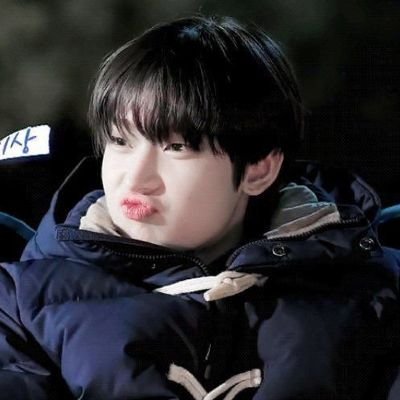 hii~
(she/her)

age:15~ 
height:164~

✨starving and studying✨