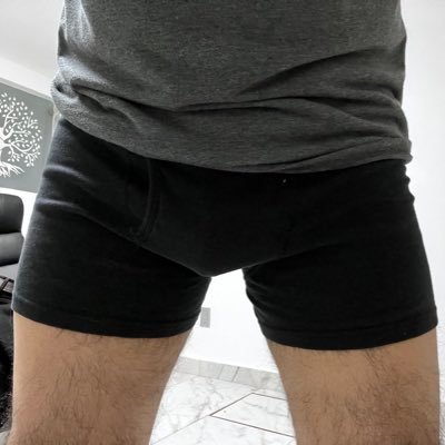 looking for married, str8, curious or bi for discreet encounters. looking to get sucked and to suck dick