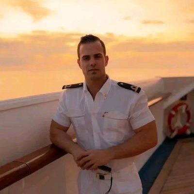 Cruise ship navigation officer⛴️
Own photo📷📷🙂
Travel's ⛴️🇨🇰🇱🇷🇬🇷
❤️💯
Fitness 🏋️💪