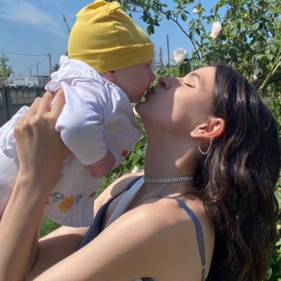 shwish91's profile picture. إنها الرِقّة تحديدًا تجعل القلب بستان.