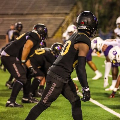 “Warren Easton HighSchool” (WR)C/O 26🎓5’8 160lbs Humble/Blessed |•|504-518-3136|•| 3.0GPA Email:DavonEdwards852@gmail.com Instagram: Sip_1k