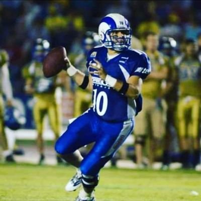 Former Borregos Salvajes QB. 5 Time National Champion. Former Tec de Monterrey Alumni.